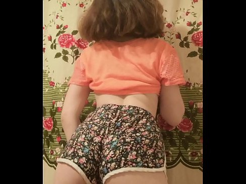 ❤️ Szexi fiatal csaj vetkőzteti le a rövidnadrágját a kamera előtt. ❤ Baszás videó at hu.sex-porntube.ru ️